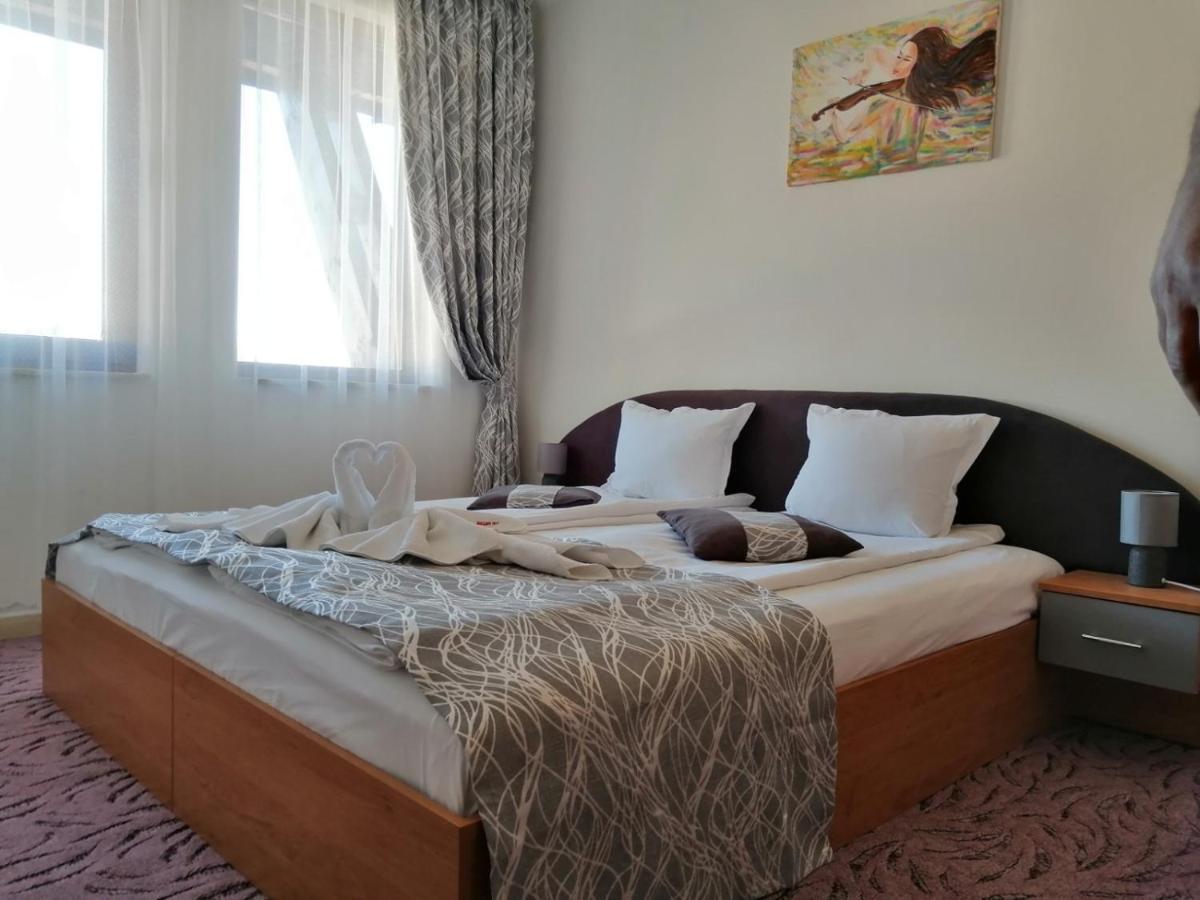 Grand Monasteryl Apartment ''Star Paradise'' بامبوروفو المظهر الخارجي الصورة
